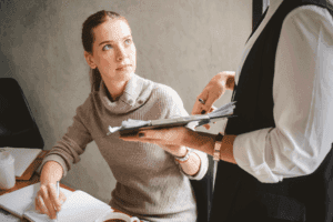 Jak zapobiegać przemocy w miejscu pracy?